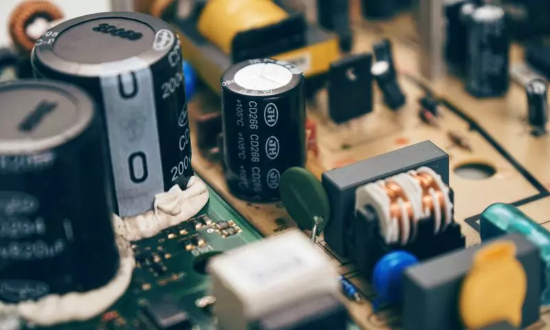 DomoSys, un projet domotique IA complet : ESP32, capteurs et serveur Python