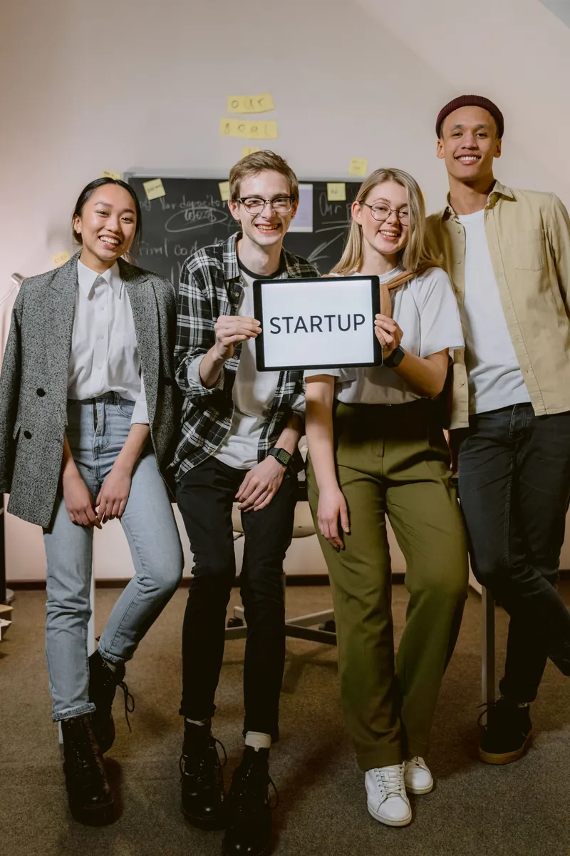 Jeunes professionnels en équipe