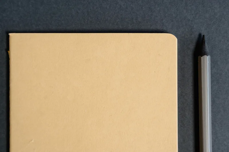 Carnet vierge prêt à être rempli